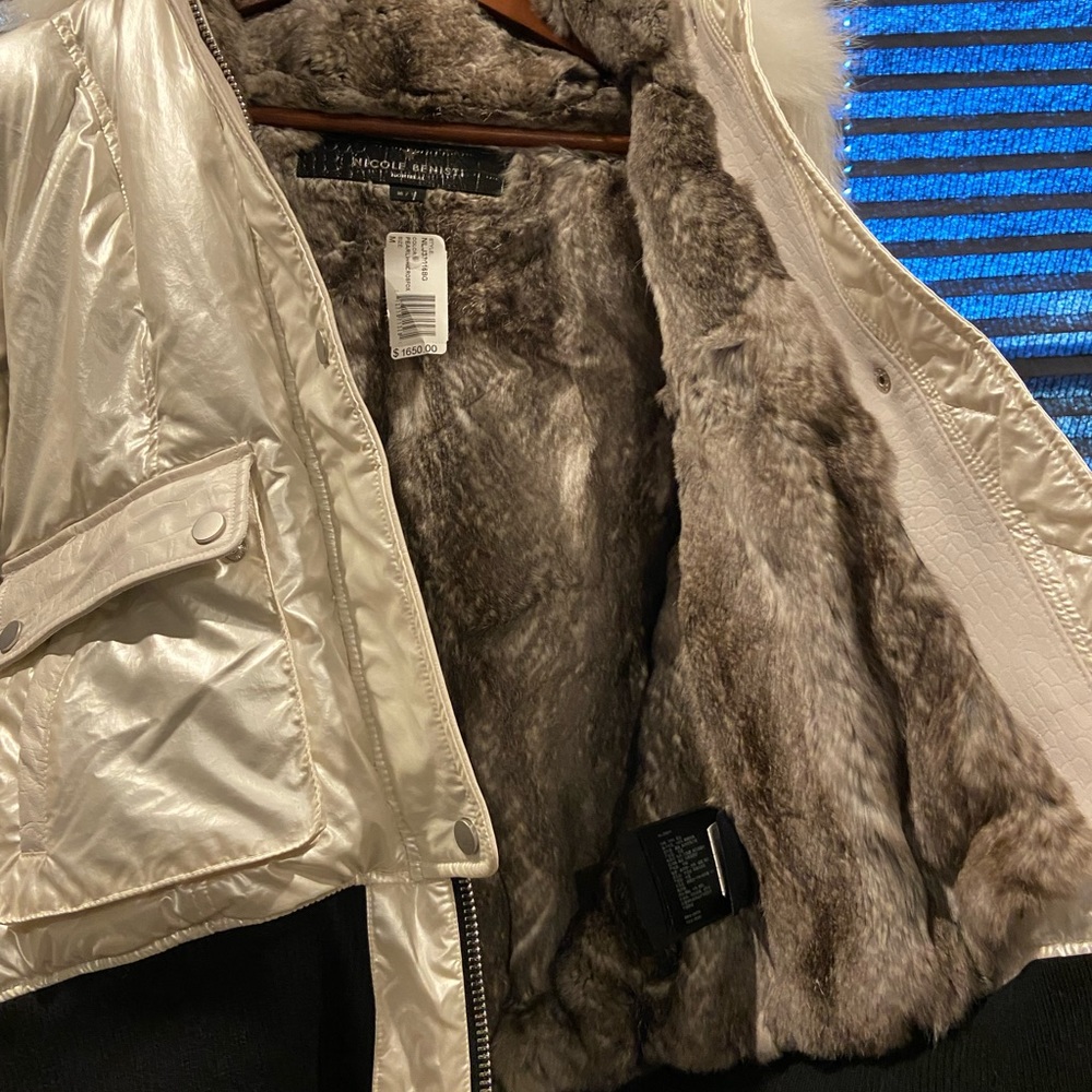 Nicole Benisti fordham fur lined. Pearl / white cross fox. Size medium. Real fur